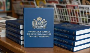 Edición impresa de la Constitución de 1921, actualmente distribuida en bibliotecas y recintos educativos. Foto: Fundación Verdugo y Cerdeña.
